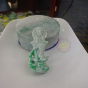 Mặt dây chuyền hình Phật Bà Quan Âm ( Ngọc Jadeite A)
