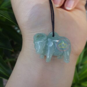 Mặt dây chuyền hình con trâu ngọc Jadeite A