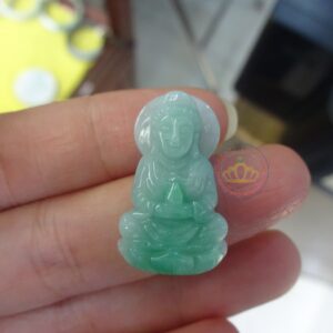 Mặt dây chuyền hình Phật Bà Quan Âm ( Ngọc Jadeite A)