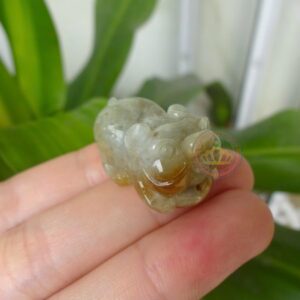 Mặt dây chuyền hình con heo ngọc Jadeite A
