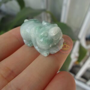 Mặt dây chuyền hình con heo ngọc Jadeite A